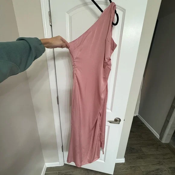 Billy J Victoria Maxi Dress in Clay - Picture 4 of 4